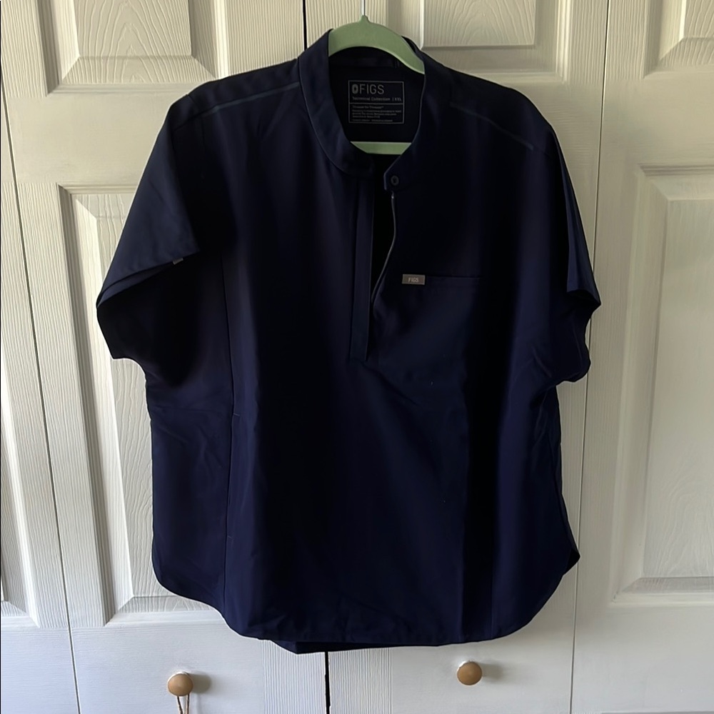 FIGS Women’s Montex Navy Top